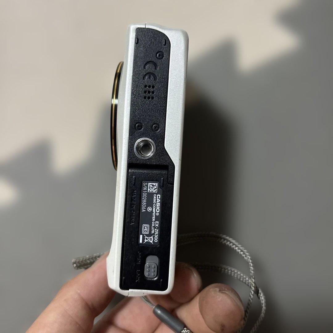 CASIO EXILIM 12.5倍ズーム コンパクトデジタルカメラ