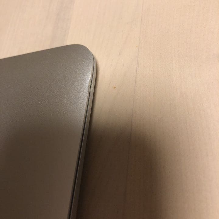 MacBook Air 13-inch 2016 充電回数20回