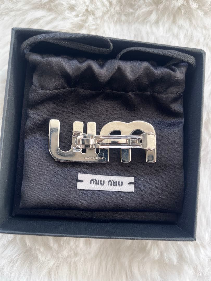 【MIUMIU】 クリスタルヘアクリップ