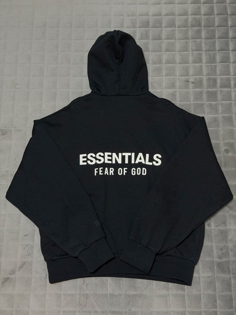 ESSENTIALS FEAR OF GOD ブラックパーカー