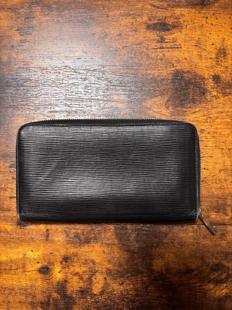 Louis Vuitton エピレザー 長財布 黒