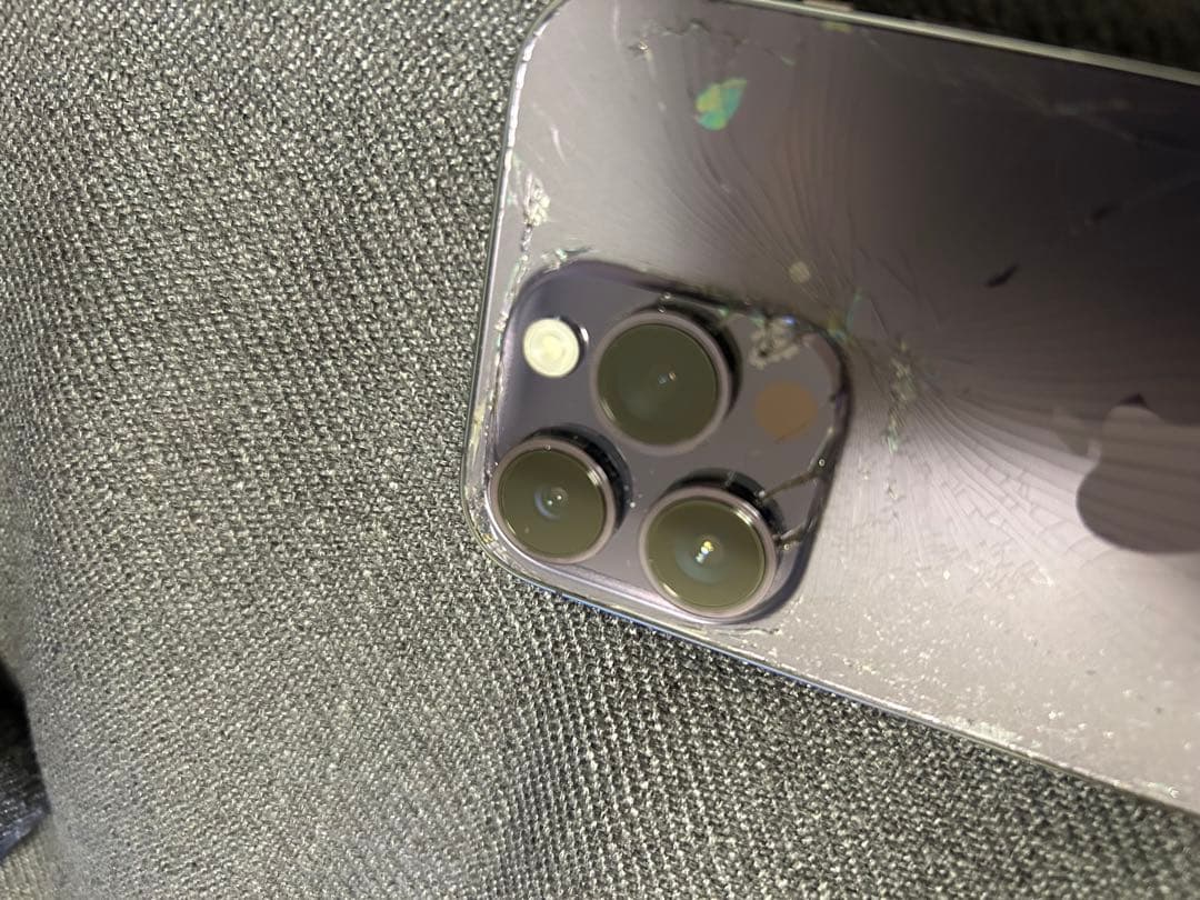 iPhone14pro 背面割れ　ジャンク