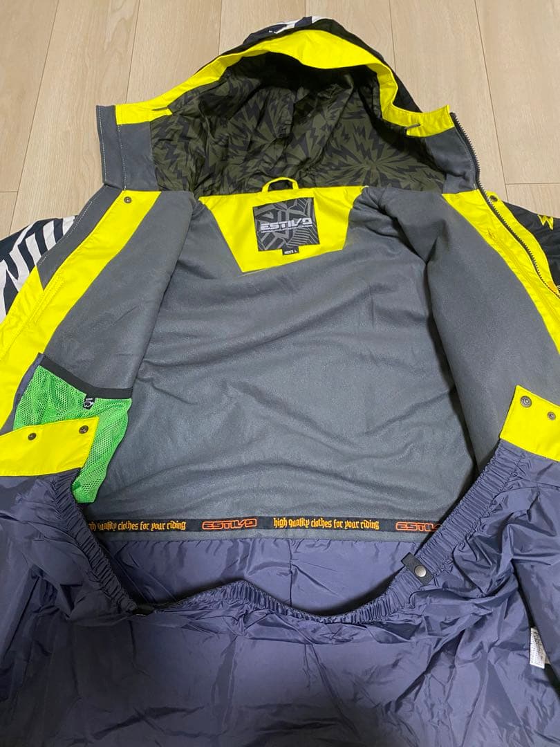 スノーボードウェア　Lサイズ