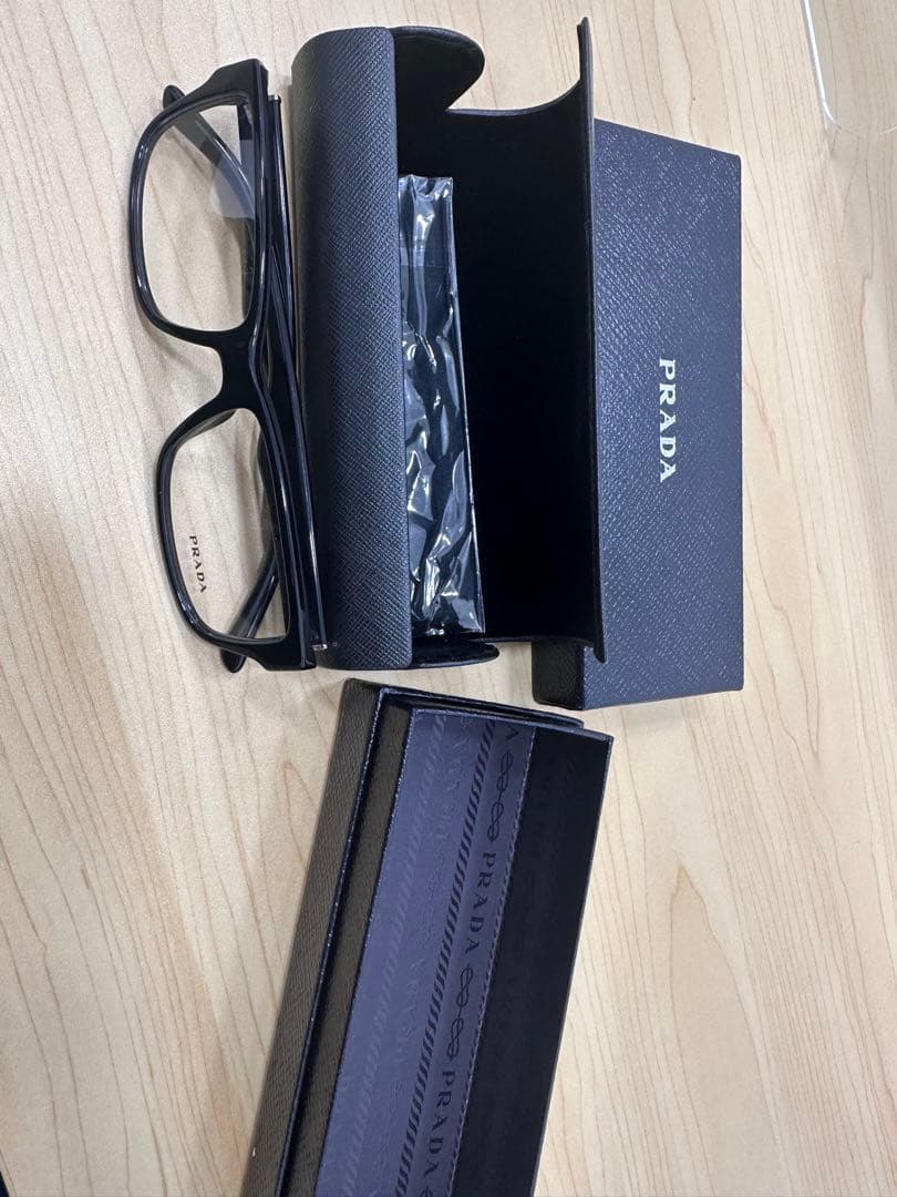 PRADA ブラックフレーム メガネ