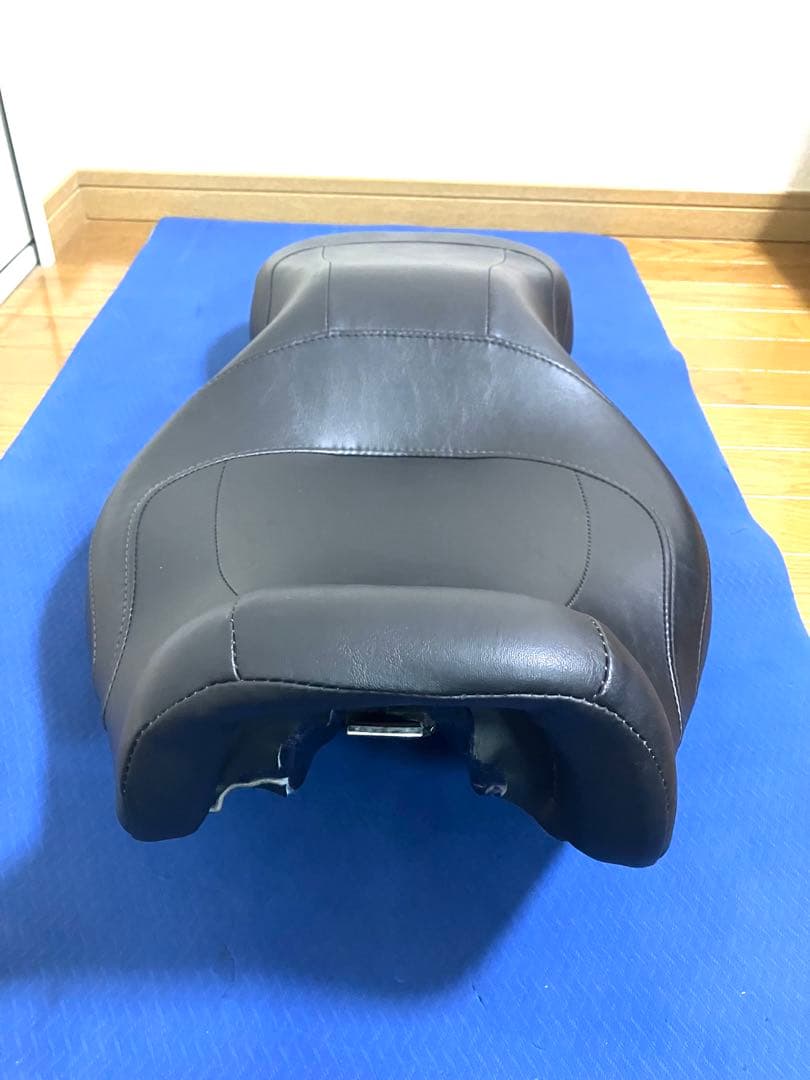 ハーレー　ダイナ　純正　シート　2アップシート　タンデムベルト付き