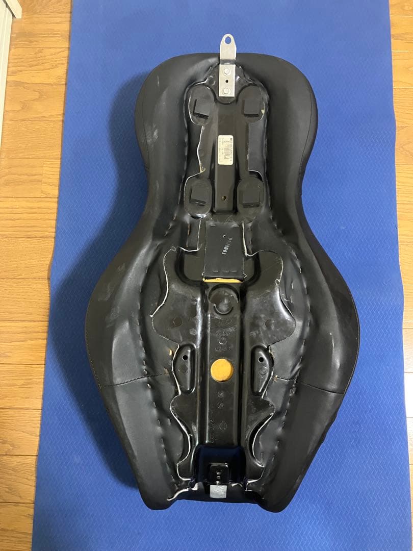ハーレー　ダイナ　純正　シート　2アップシート　タンデムベルト付き