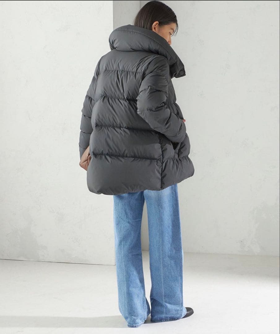 ピレネックスshipsコラボ　超美品　38サイズ　9.6万　カラー黒