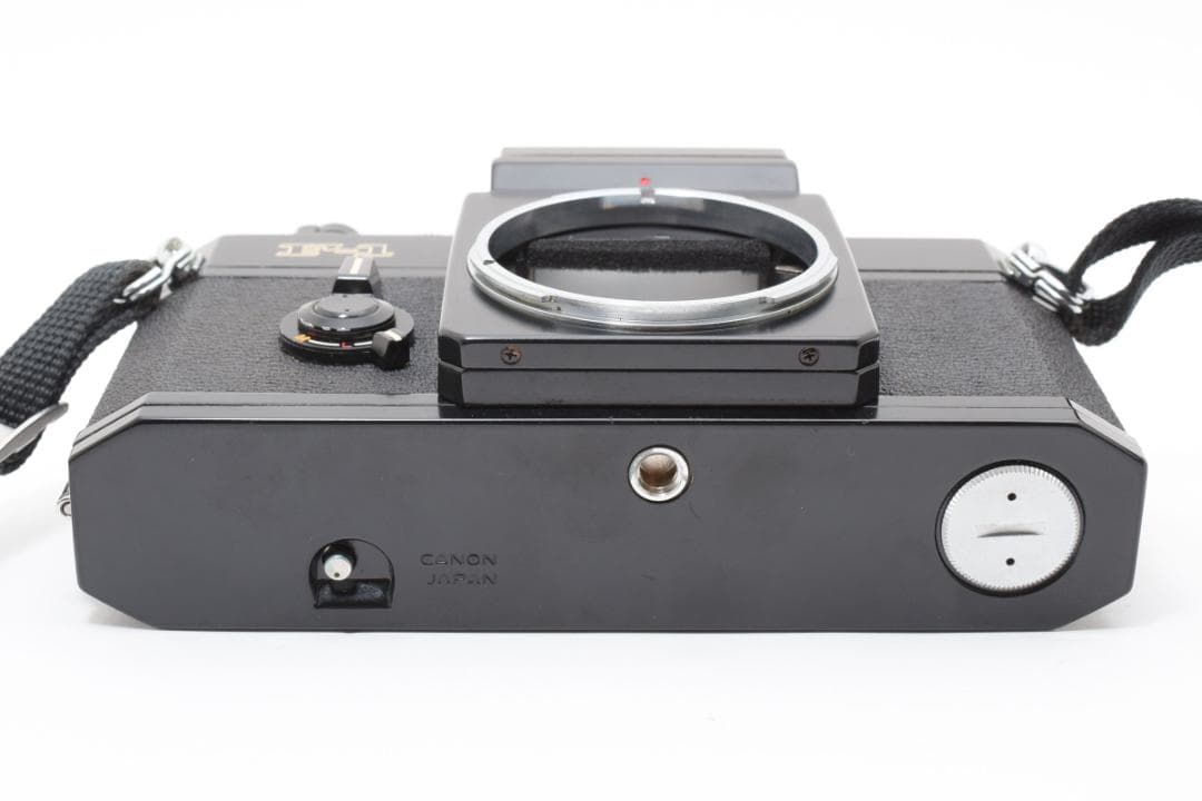 超美品 CANON F-1 前期型 フィルムカメラ　モルト新品交換済 M518