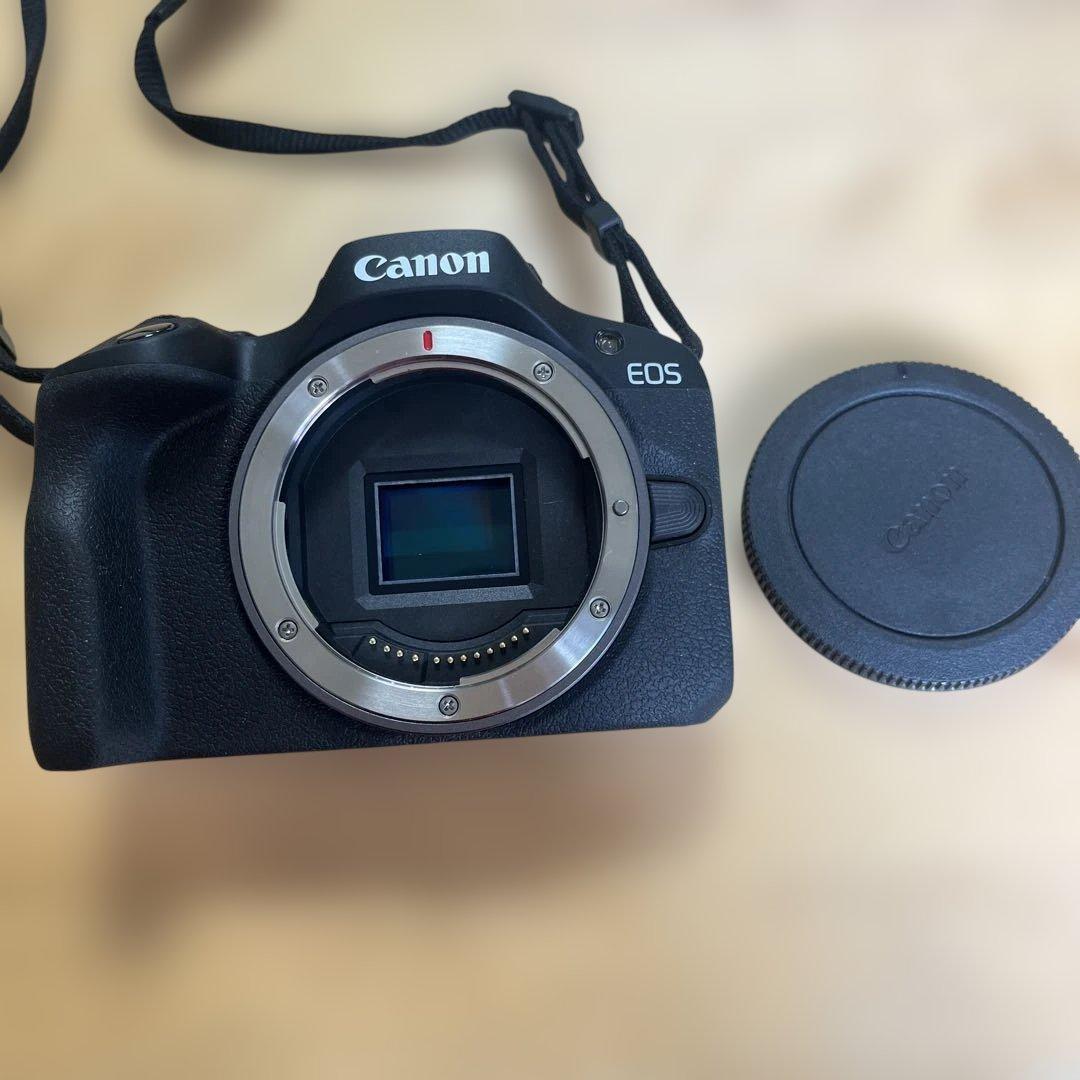 Canon EOS R100 ミラーレス一眼　未使用に近い