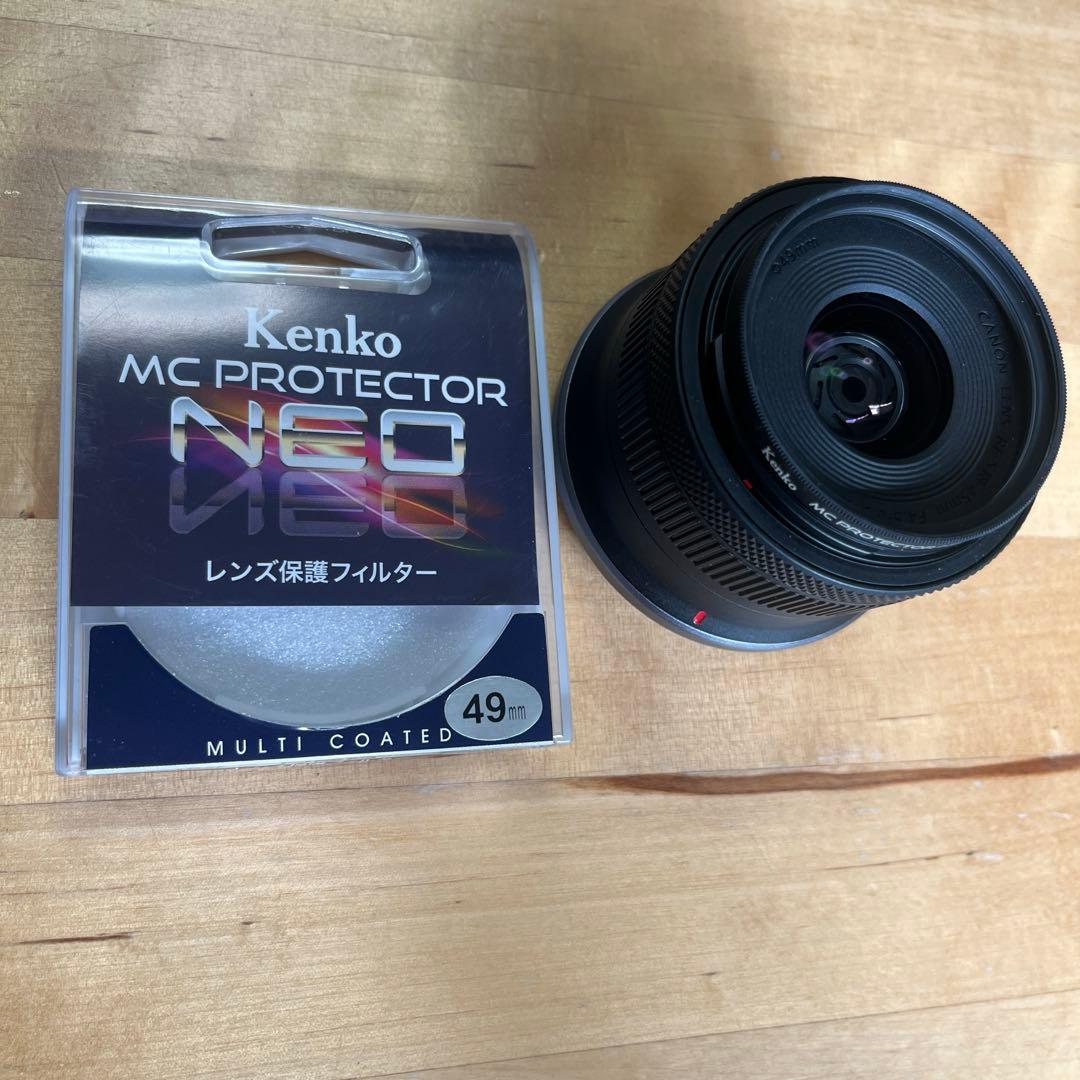 Canon EOS R100 ミラーレス一眼　未使用に近い