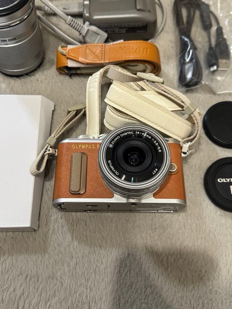 OLYMPUS PEN E-PL8 シルバー/ブラウン 本体