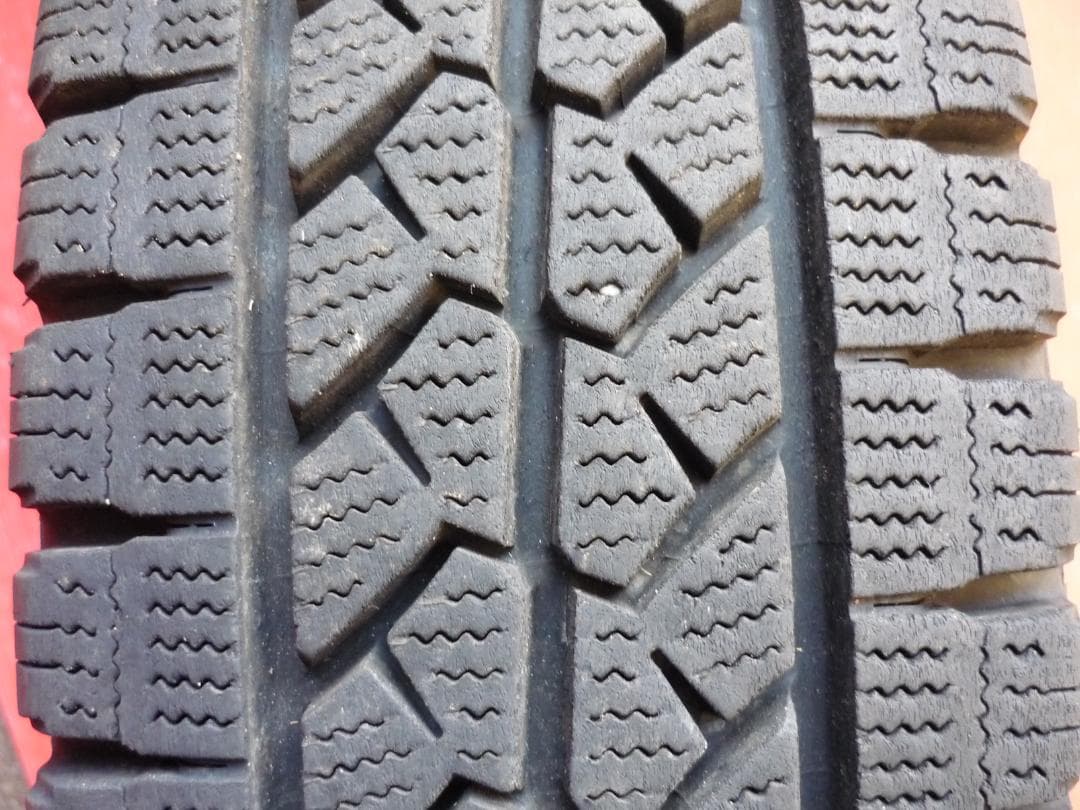 NV200にヴィセンテ+ブリジストン製VL-1 165/80R14スタッドレス