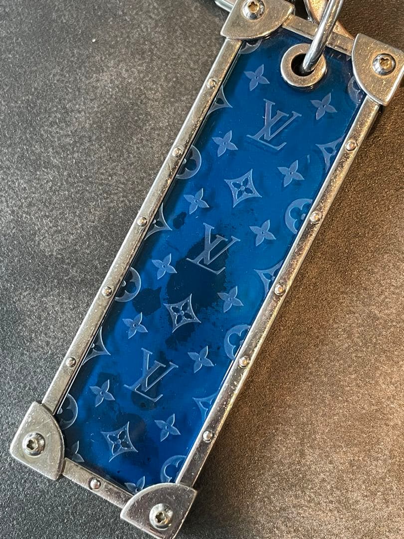 LOUIS VUITTON ルイヴィトン ポルト・クレ・マルプリズム