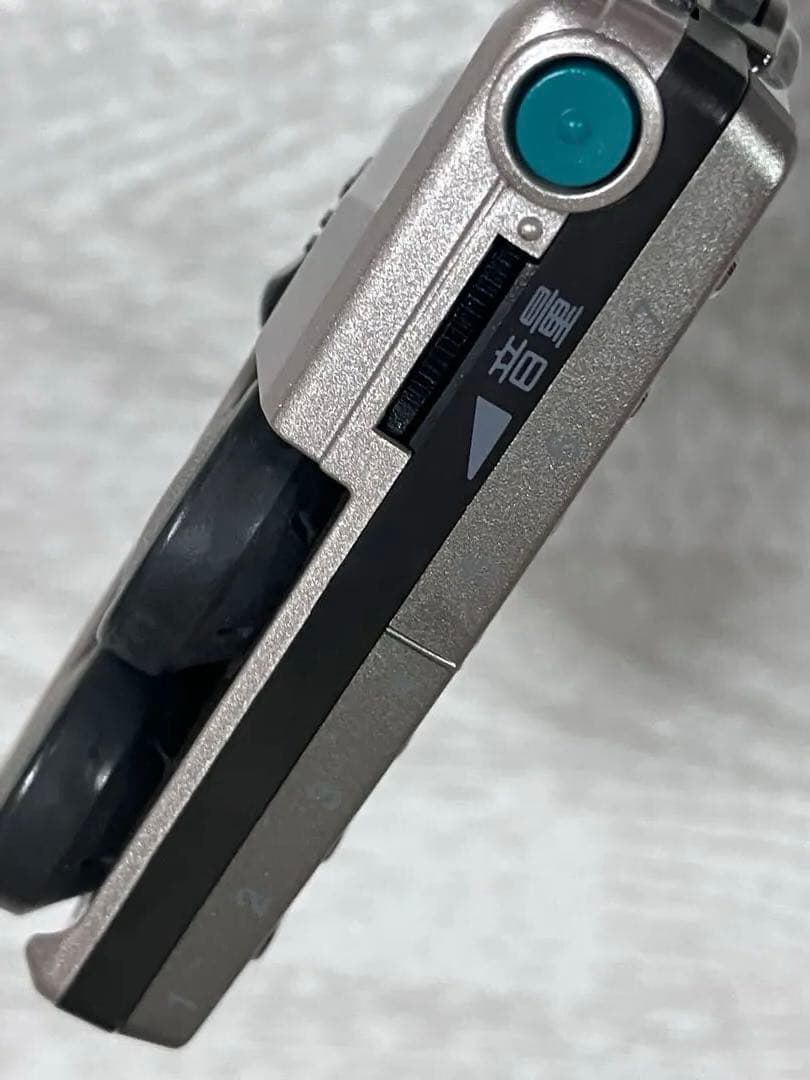 ✨極美品✨SONY のFMステレオ/AMポケッタブルラジオ SRF-R431。