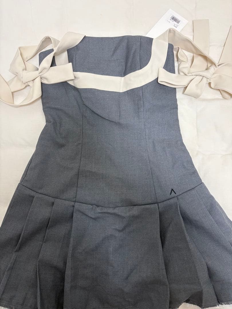 ワンピース Chuchu pleats ribbon dress andmary