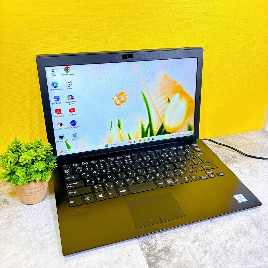 小型軽量❣SSDで快適✨ｉ5 フルHD カメラ付き Windows11仕事趣味