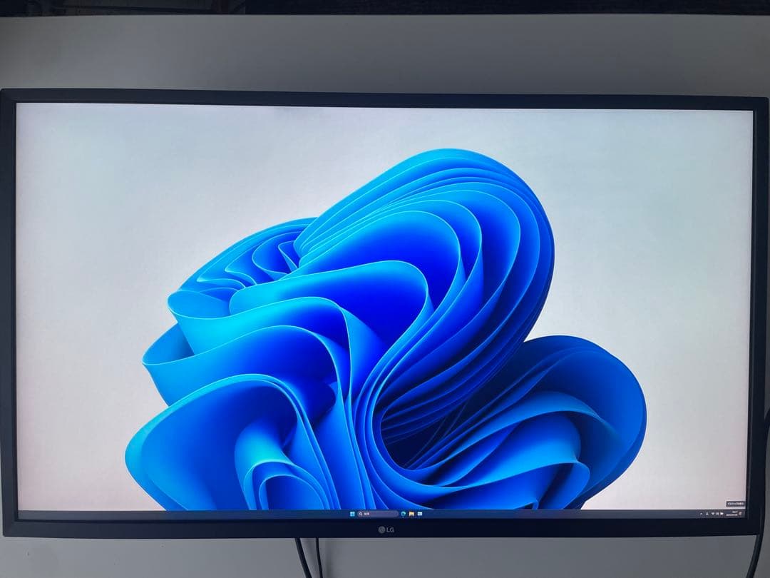 【美品】4K 32インチ LG 32UK550-B