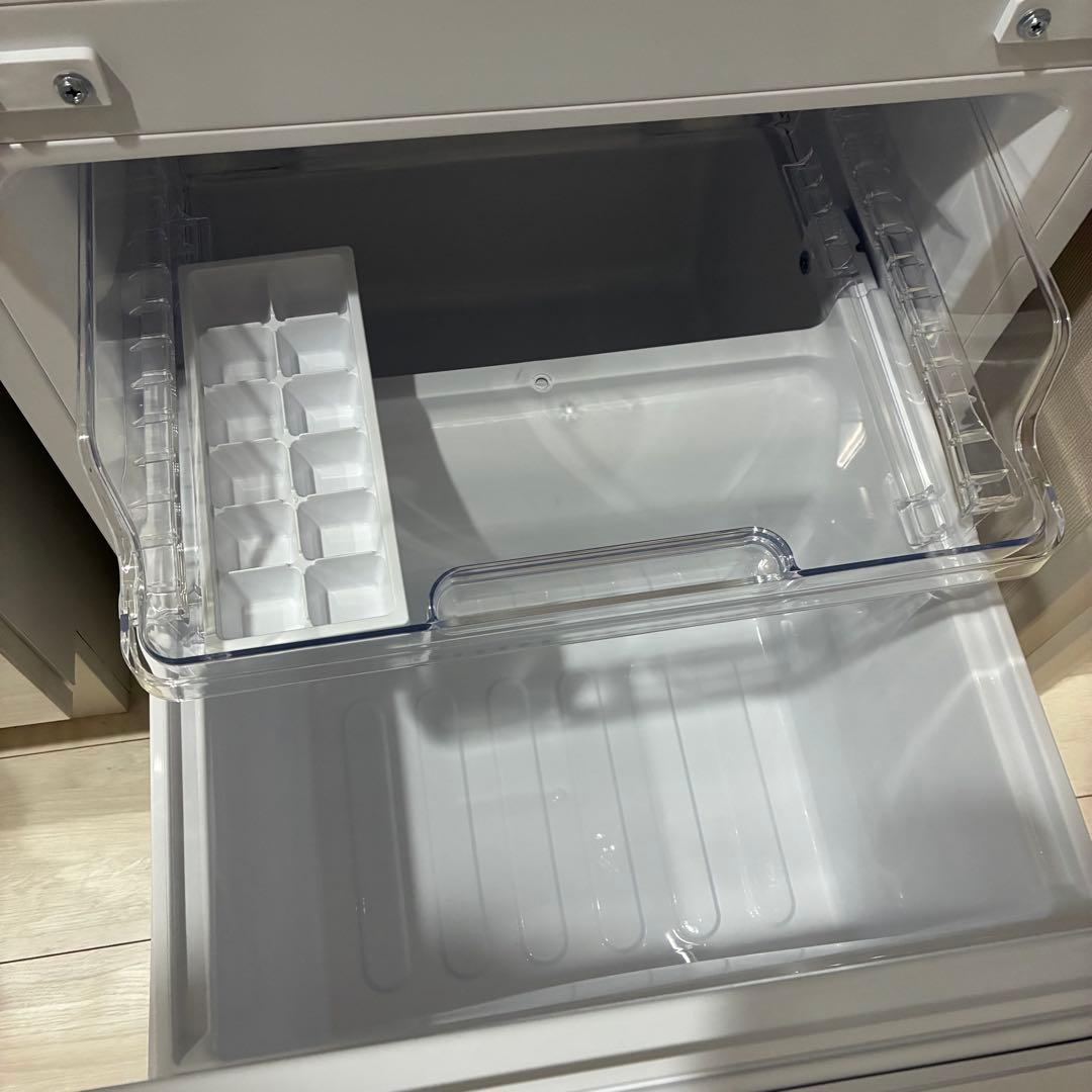 【極美品】2024年製 SHARP 冷凍冷蔵庫 SJ-D15K-W 霜取り不要