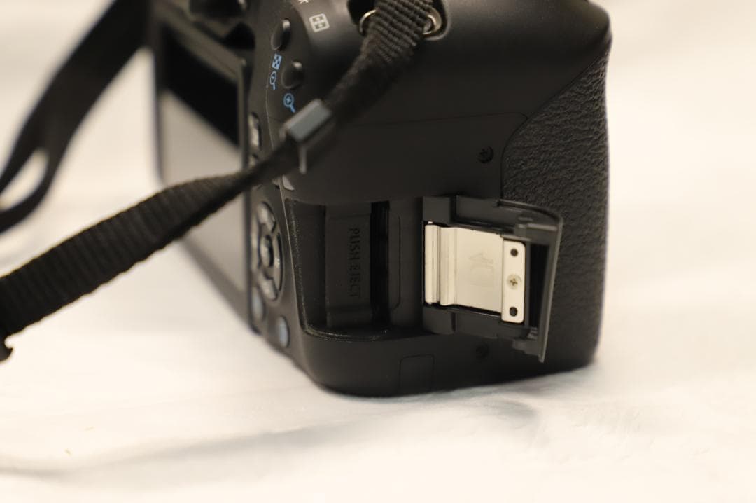 canon eos kiss X9i ☆極美品☆動作OK 純正バッテリー 送料込