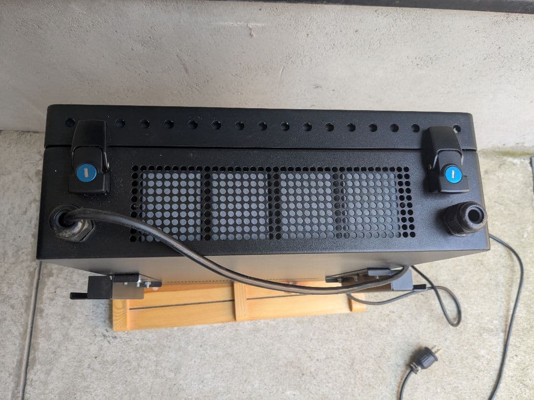 屋外防水設計 21.5型 デジタルサイネージ（タッチパネル・Android搭載）