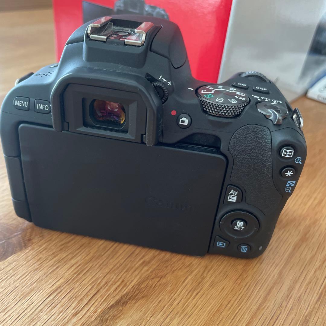 キャノン　EOS kiss X9 一眼レフ