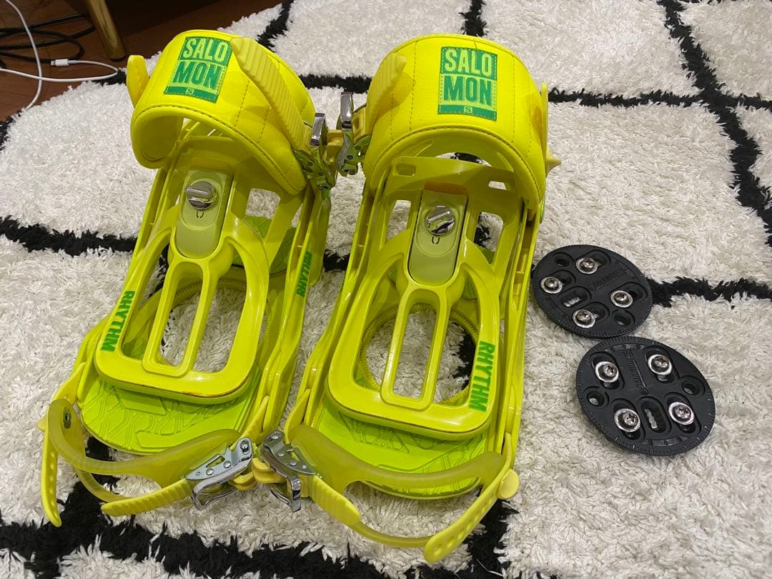 SALOMON イエロービンディング