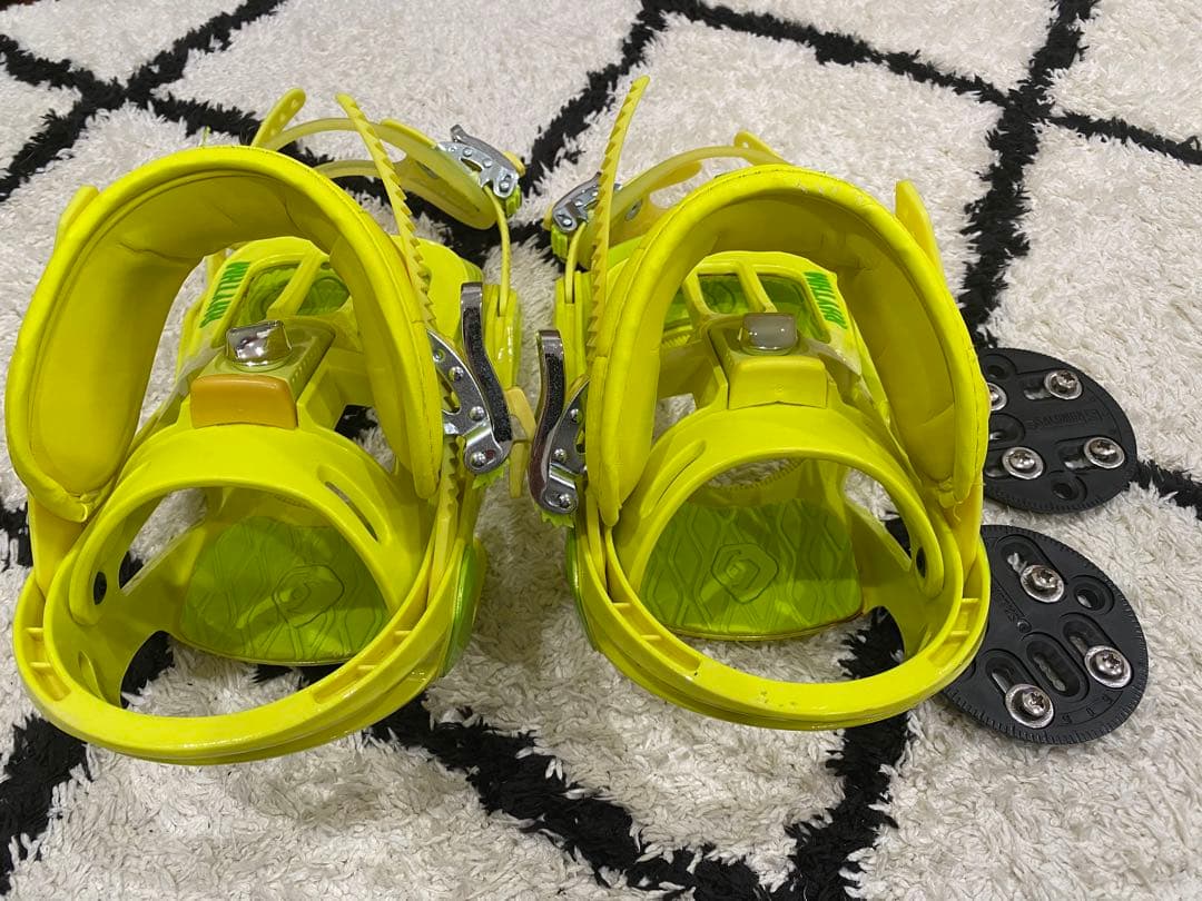 SALOMON イエロービンディング