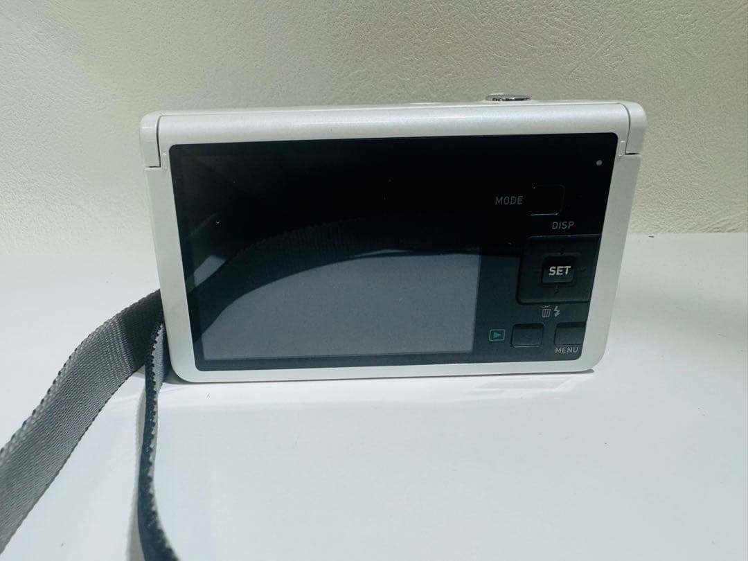 美品 CASIO EXILIM EX-ZR50 ホワイト デジタルカメラ