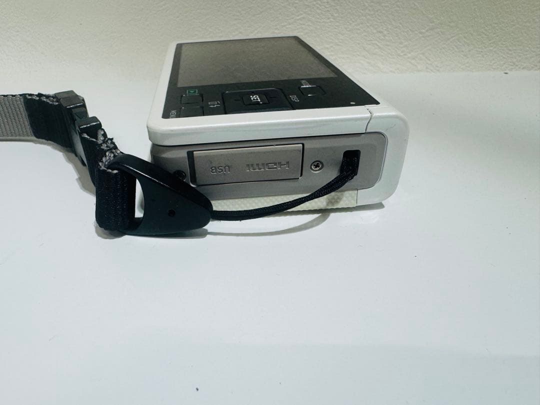 美品 CASIO EXILIM EX-ZR50 ホワイト デジタルカメラ