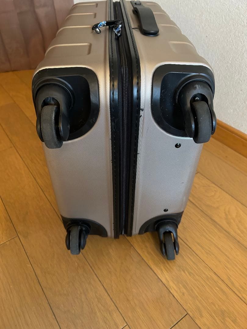 【訳あり美品】　無印　スーツケース36L 機内持ち込み　鍵あり