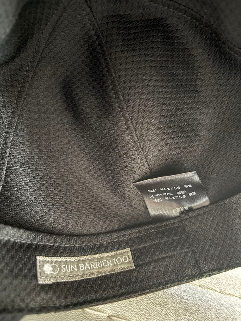 試着のみ。サンバリア 100 ワイドキャップ 黒 M 日焼対策 ハット