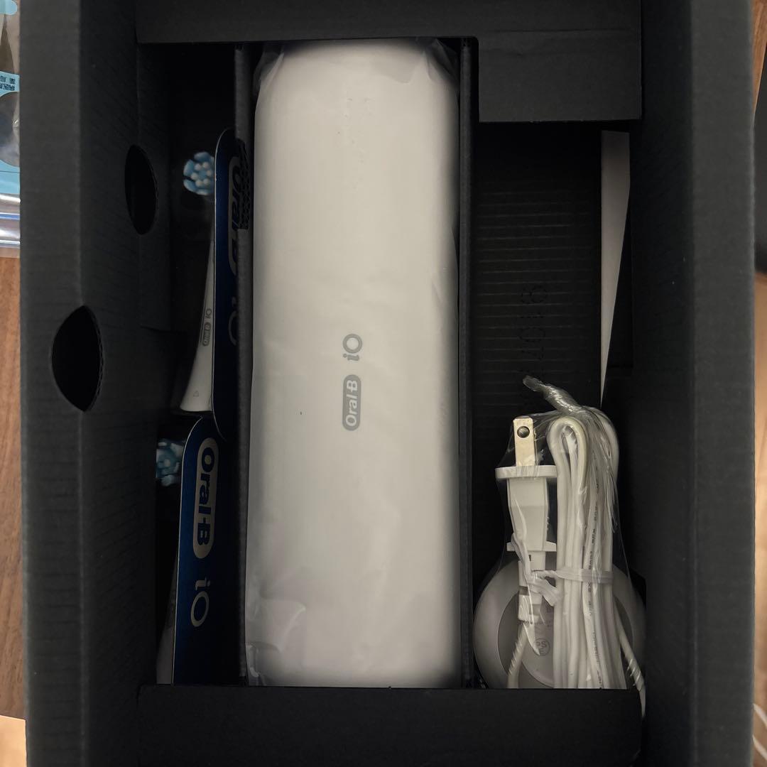 電動歯ブラシ　Oral-B iOシリーズ9 ホワイト 本体