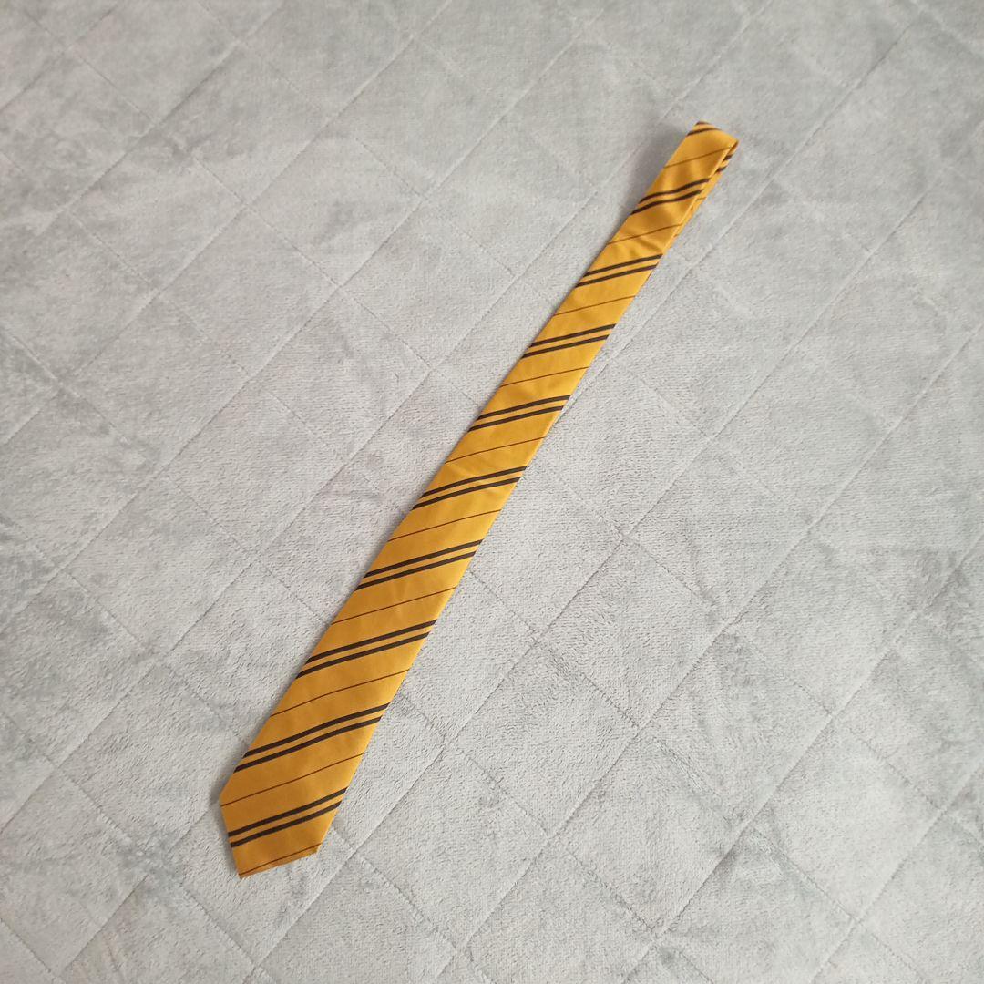 公式　ハリーポッター　ハッフルパフ　フード付きローブ　ネクタイ付き　M