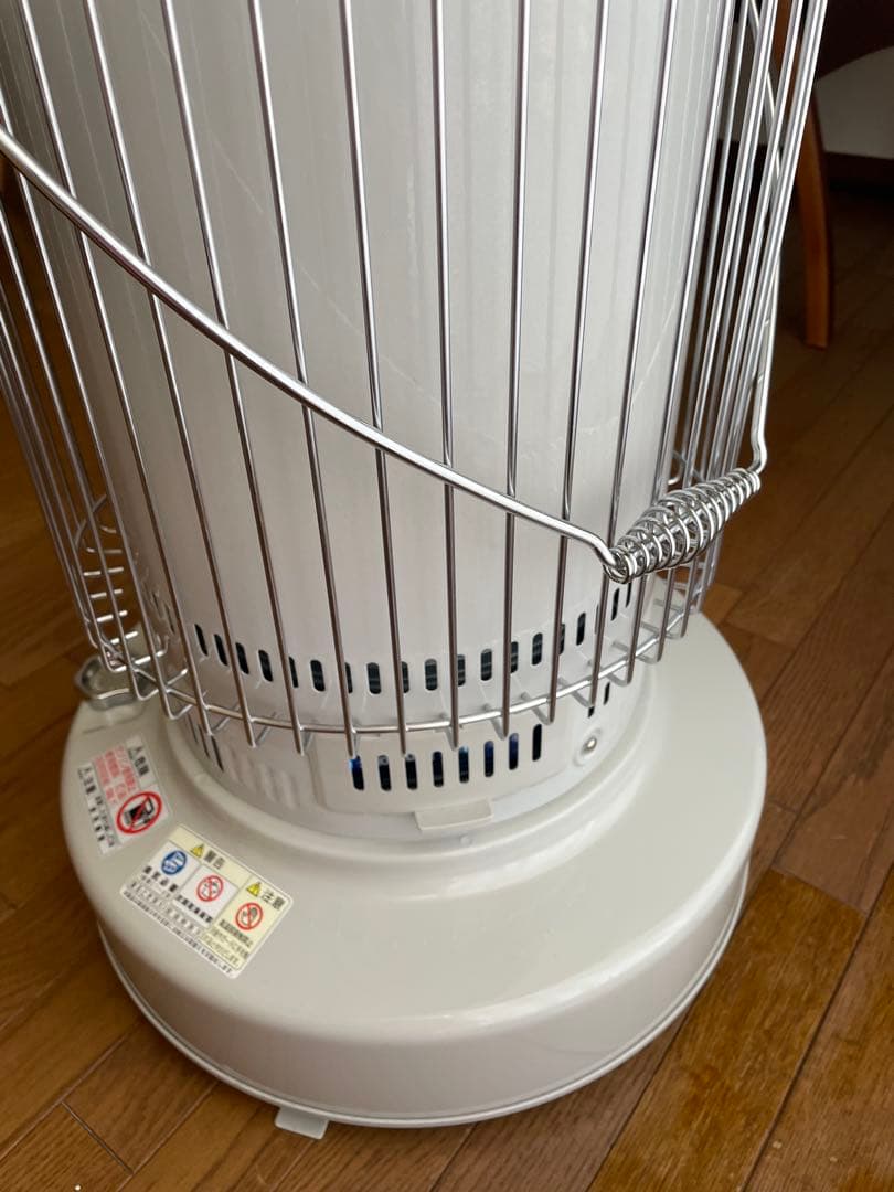 ★送料込み★ トヨトミ ホワイトクリーン 石油ストーブ　KS-67H