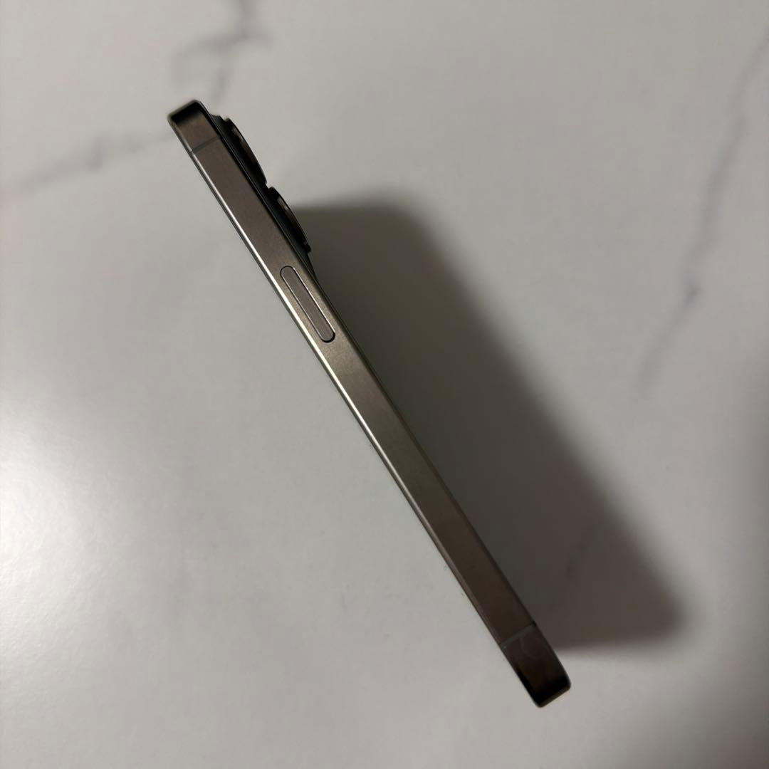 ジャンク　iPhone15pro 128GB ナチュラル　外観美品　起動不可