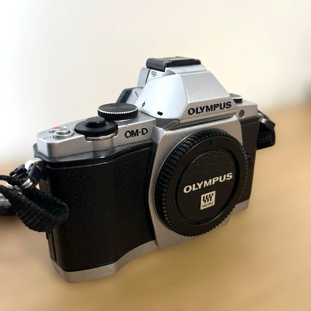OLYMPUS OM-D E-M5 ボディ 【シャッター数6551】