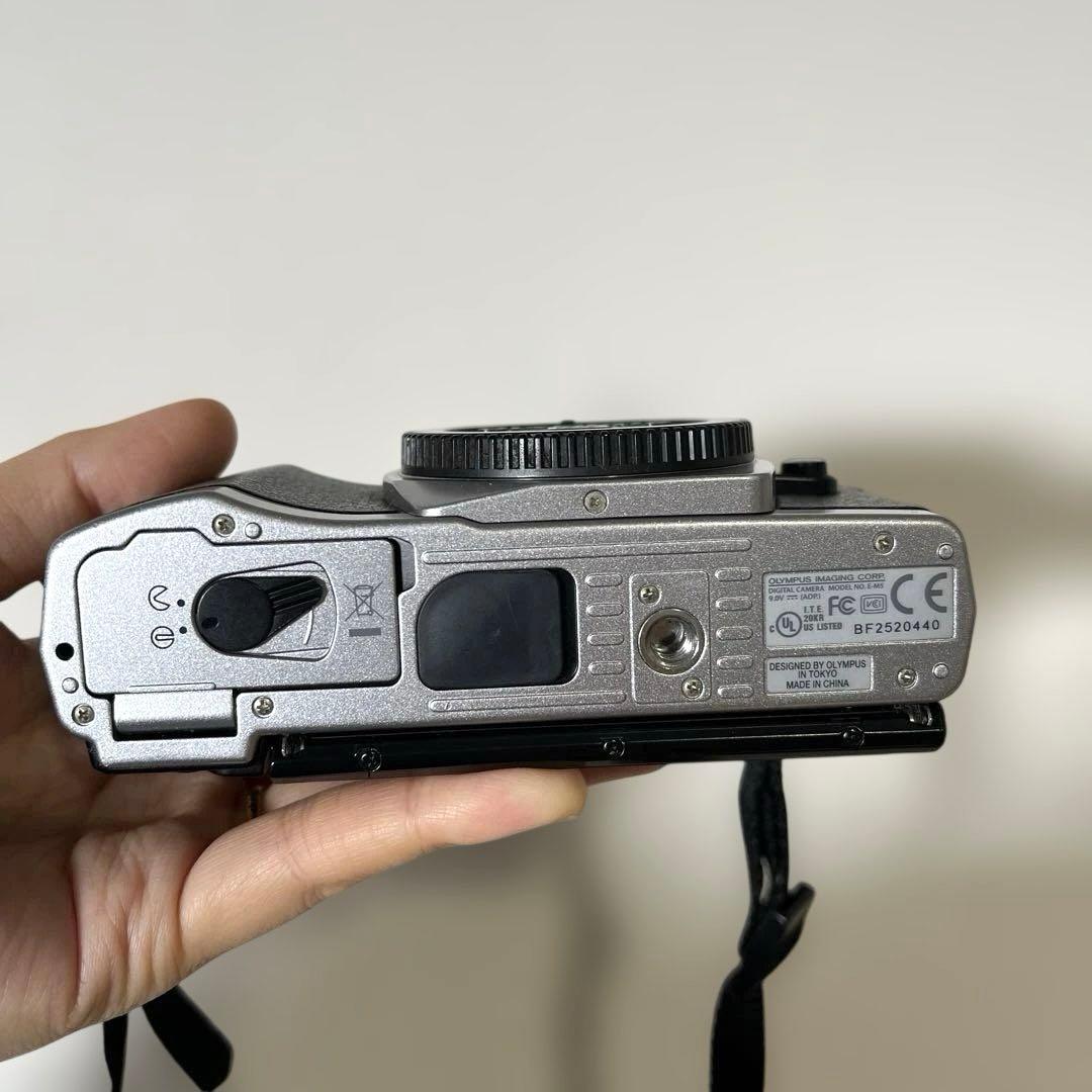 OLYMPUS OM-D E-M5 ボディ 【シャッター数6551】