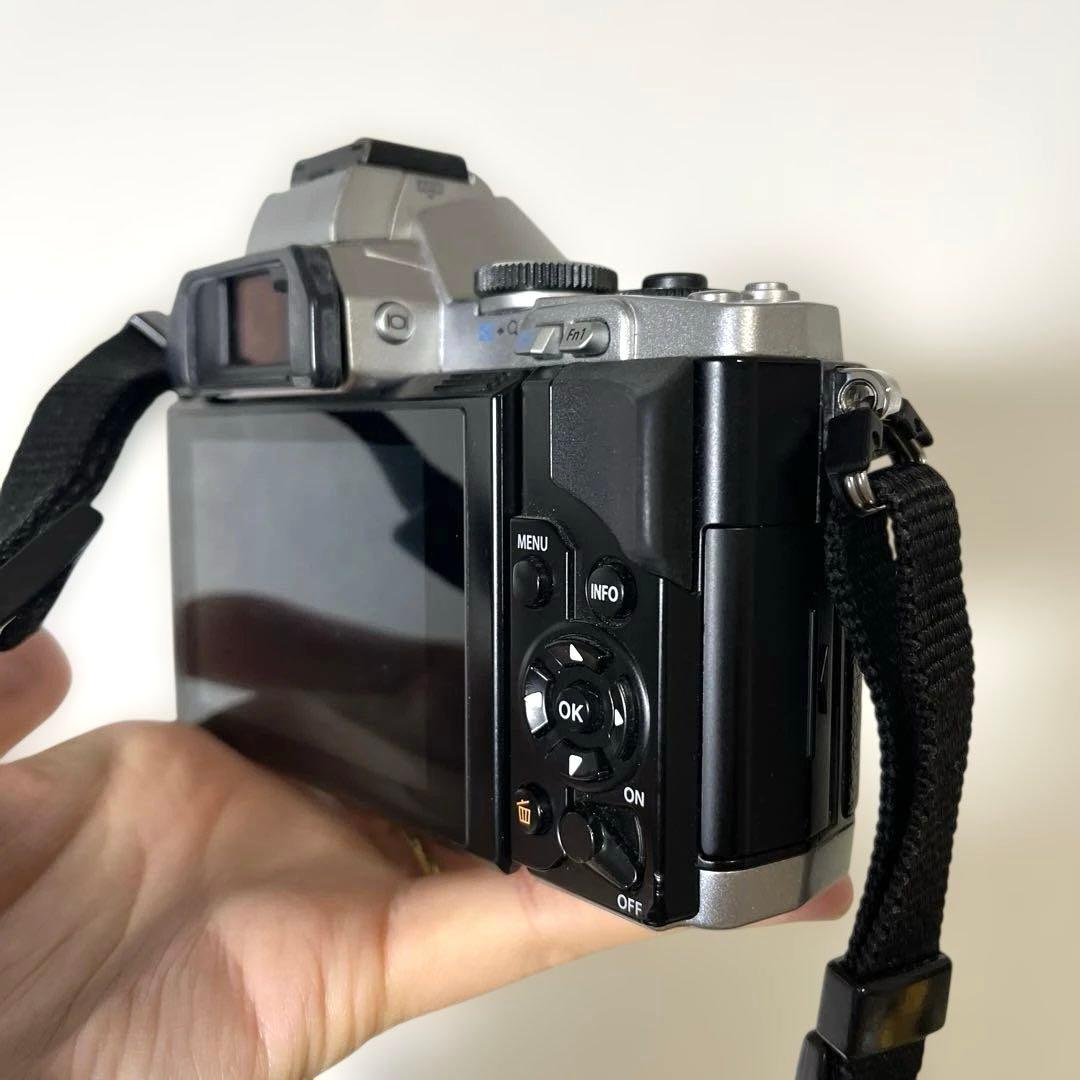 OLYMPUS OM-D E-M5 ボディ 【シャッター数6551】