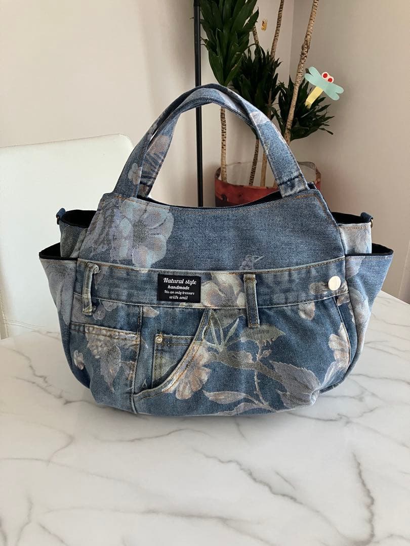 915 あつこ　大きめ花柄デニムリメイクバック　ハンドメイド2点