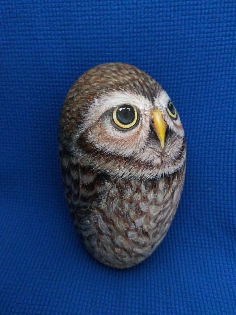 ストーンアート作品：　幸せを呼ぶフクロウ