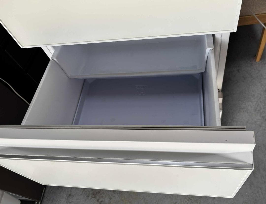 MITSUBISHI 3ドア冷蔵庫 フロントガラス330L MR-CG33E-W