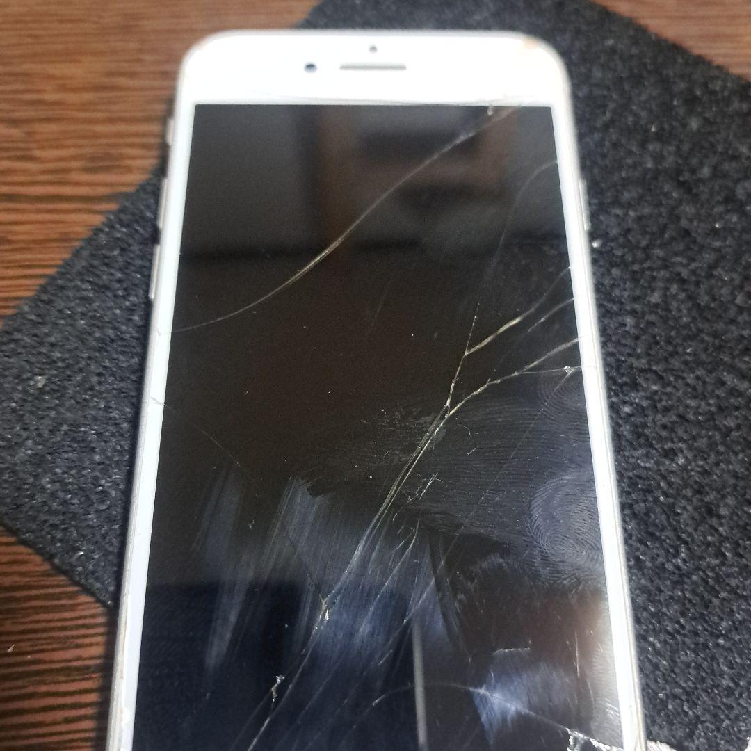 iPhone8 画面ひび割れ