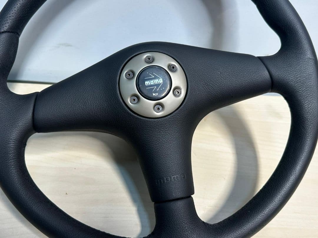 MOMO ステアリング ブラックレザー 3スポーク