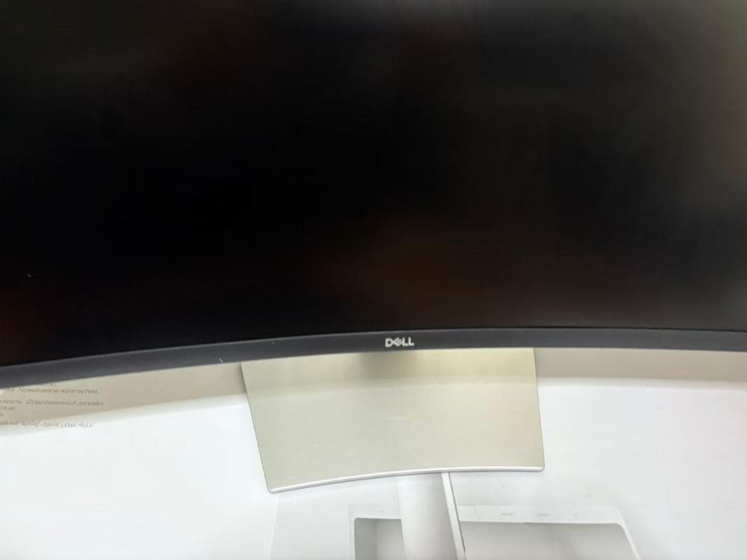 Dell 31.5インチ 曲面 VAモニター FHD FreeSync付