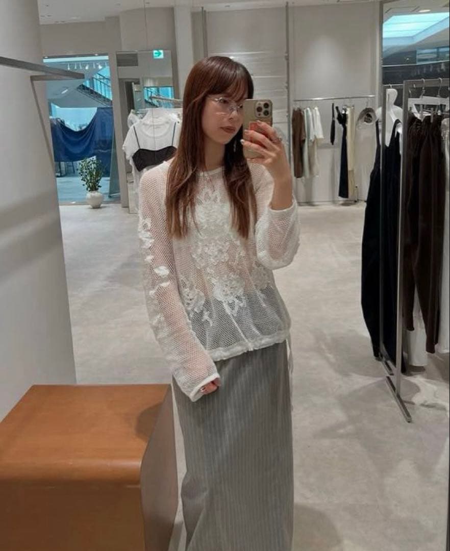 【anuke】　Embroidery Mesh Tops