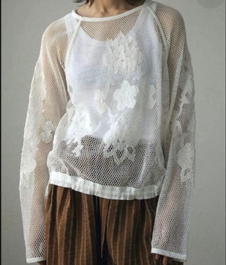 【anuke】　Embroidery Mesh Tops