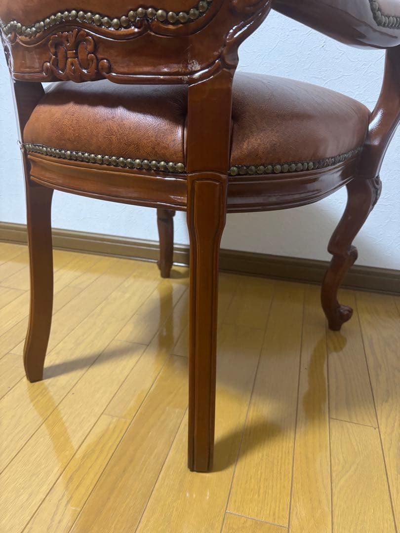 本日限定価格！革張アンティークチェア 肘掛け付 古録展 送料無料