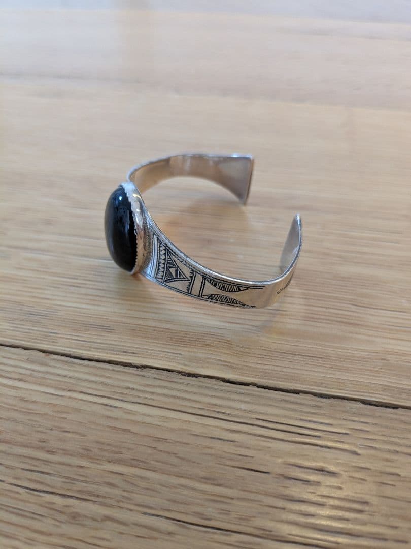 トゥアレグシルバー　オニキスブレスレット