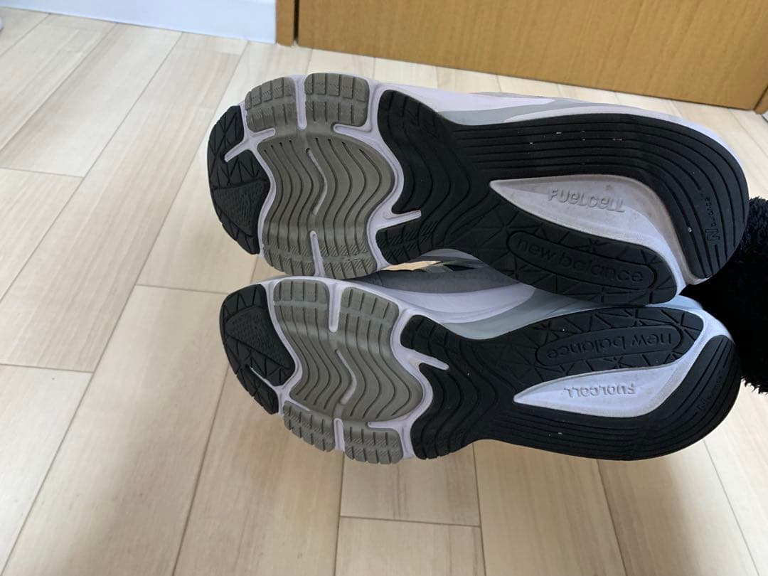 【みつ】New Balance 990 グレー スニーカー