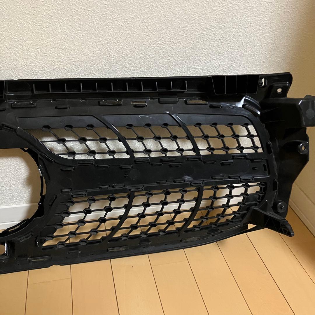 純正GLB250 4MATIC ナイトパッケージダイヤモンドグリル AMGライン
